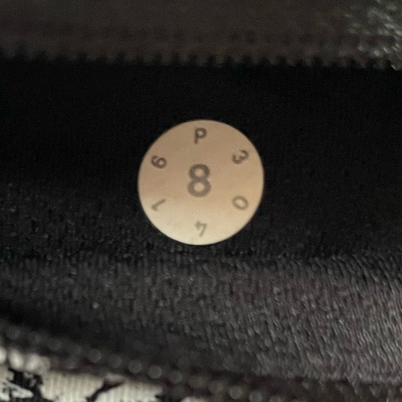 #092, Lululemon Circuit breaker skirt, size 8 - Picture 3 of 3